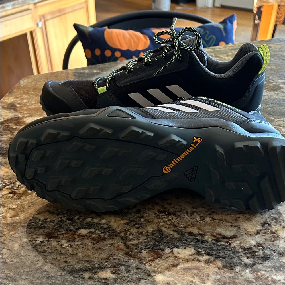 adidas Terrex Black and Green Athletic Hiking Shoes, size 9, new, never worn. - Picture 2 of 4
